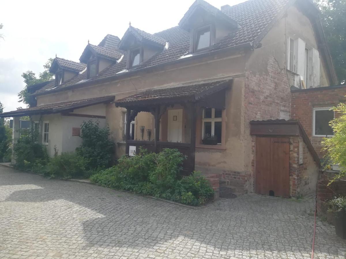 Kleine Galerie Apartment Fuer 3 Mit Kueche Kamin Netflix Parken Und Hofladen Steinhofel Exterior photo