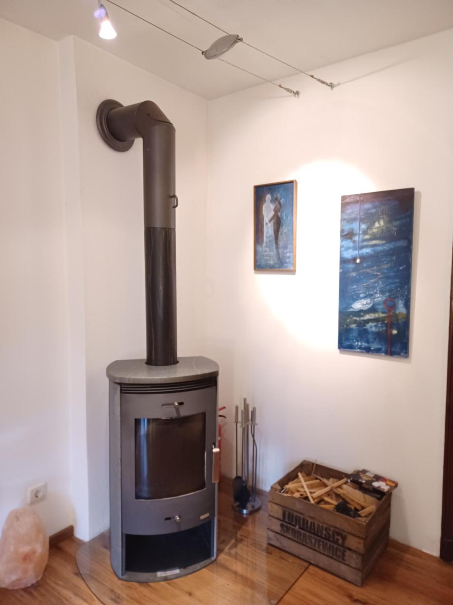 Kleine Galerie Apartment Fuer 3 Mit Kueche Kamin Netflix Parken Und Hofladen Steinhofel Exterior photo