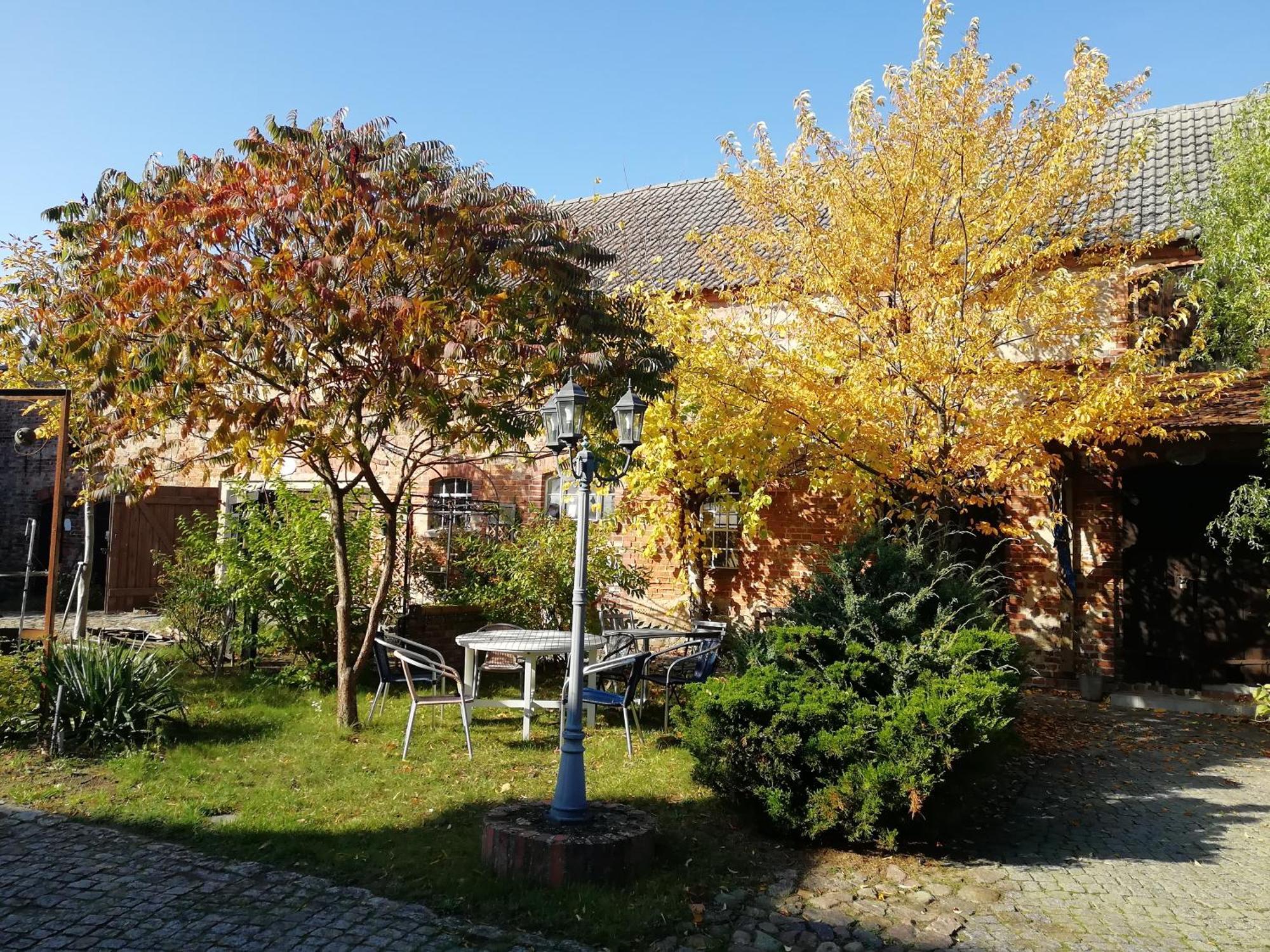 Kleine Galerie Apartment Fuer 3 Mit Kueche Kamin Netflix Parken Und Hofladen Steinhofel Exterior photo